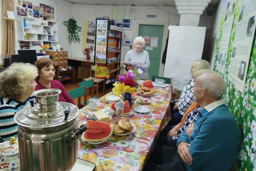 Литературно-музыкальный вечер в Корниловской сельской библиотеке.jpg