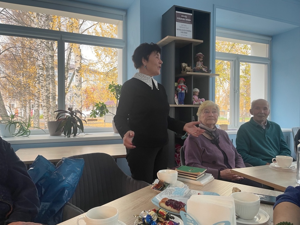 Надежда Семёновна Кузнецова читает стихотворение «Ох, не дуйся молодая» FNVccnwhurSclV7lr-zLEYJreu_duwugn7kzuA38BJyEXaI71uwnsSULR-5o27AUKym-7itZkICvXLWv8-O-GHPe.jpg